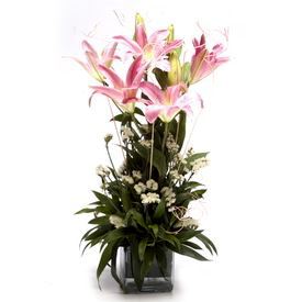 Glass Vase with Fresh Flower Arrangement 8