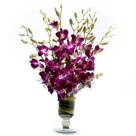 Glass Vase with Fresh Flower Arrangement 9